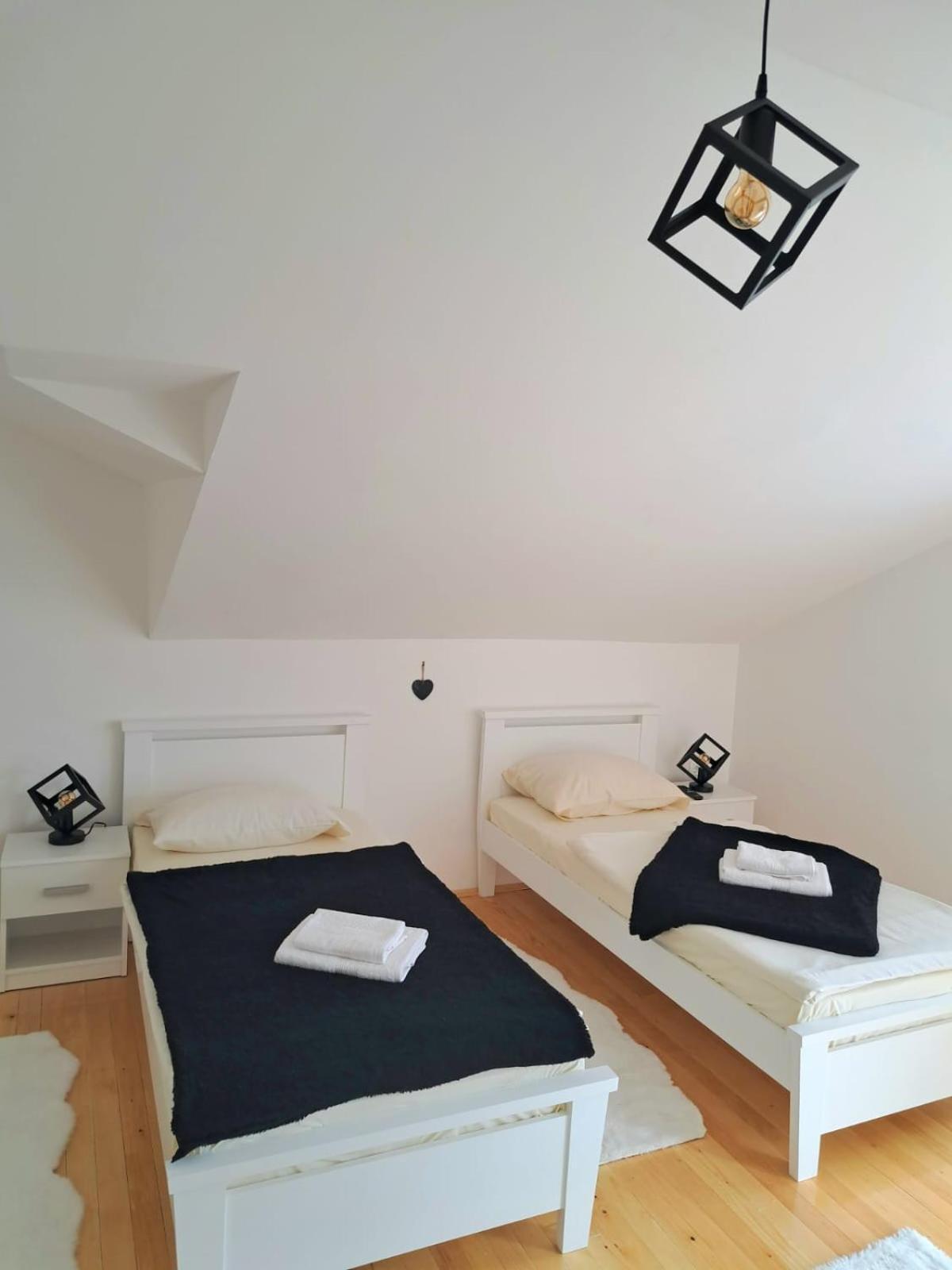 야이체 Sobe Zizi B&B 외부 사진
