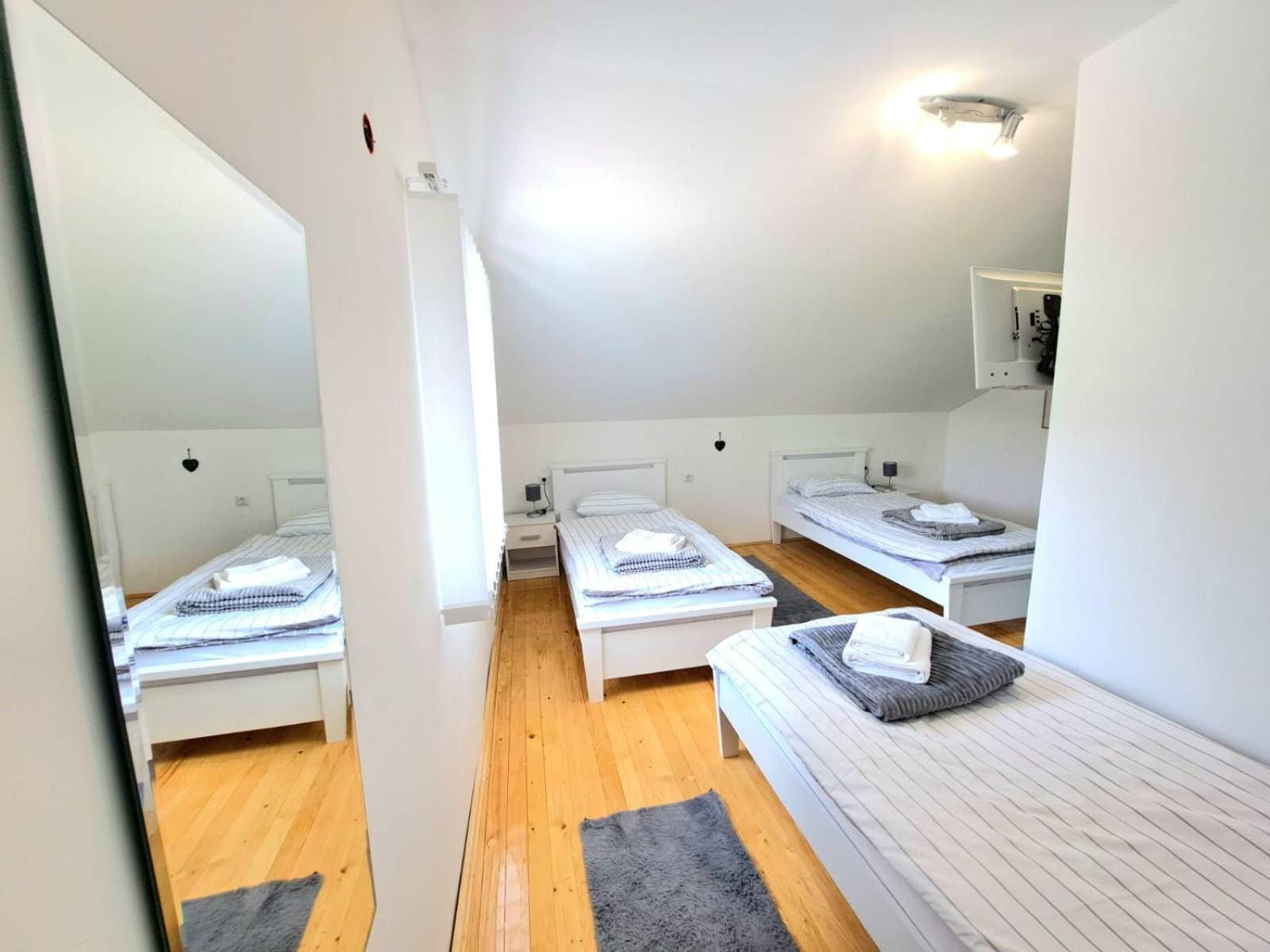 야이체 Sobe Zizi B&B 외부 사진
